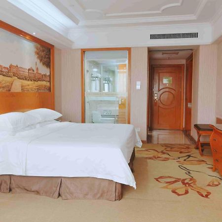 Vienna International Hotel Guigang Hecheng Road Dış mekan fotoğraf