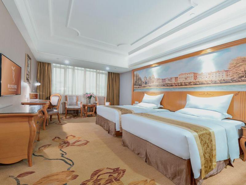 Vienna International Hotel Guigang Hecheng Road Dış mekan fotoğraf